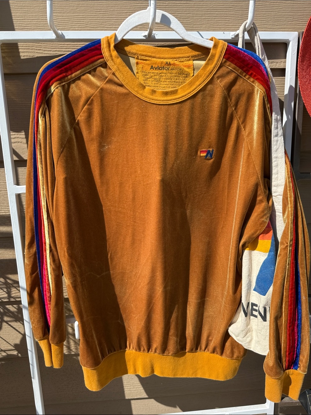 Aviator XL rare 🌈 striped  gold/Mustard Velour Crewneck Sweatshirt soft